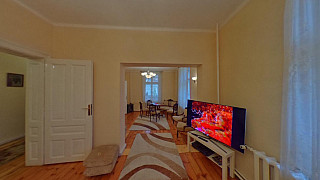 Cliquez pour charger la visite virtuelle